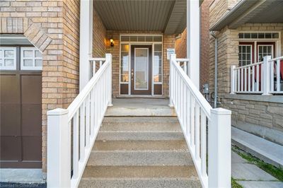 34 Village Lake Cres, House other with 6 bedrooms, 3 bathrooms and 6 parking in Brampton ON | Image 3