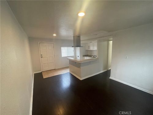 12-4605 Arlington, Los Angeles, CA, 90043 | Card Image