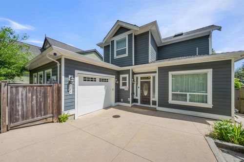 226 Gifford Pl, New Westminster, BC, V3L1K7 | Card Image
