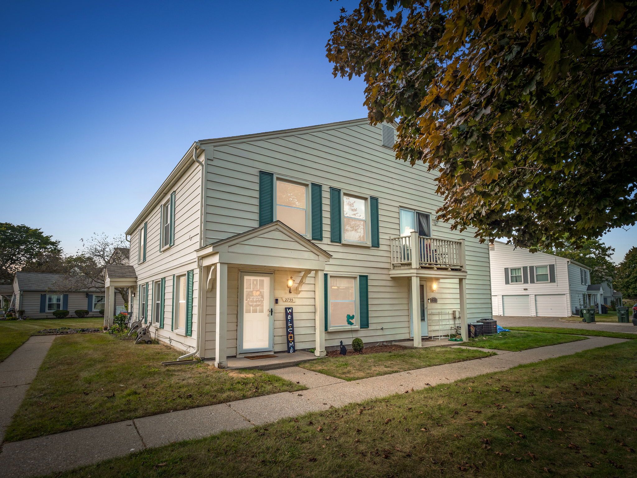 Fox Hollow Ct, Lake Orion, MI 48360
