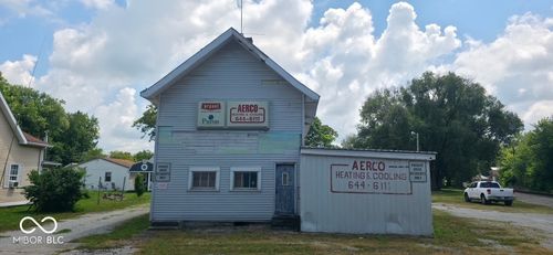 1530 Pearl St, Anderson, IN, 46016-2052 | Card Image