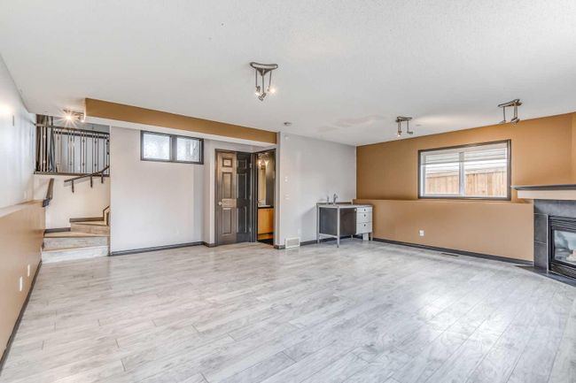 6 Bridlecrest Boulevard Sw, Home with 3 bedrooms, 2 bathrooms and 2 parking in Calgary AB | Image 24