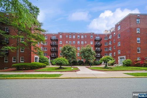2320 Linwood Ave, Fort Lee, NJ, 07024-3861 | Card Image