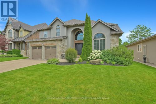 7 Rhodes Court, Pelham (Fonthill), ON, L0S1E4 | Card Image
