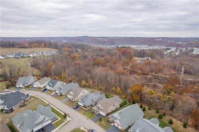 127 Summer Seat Ln, Condo with 3 bedrooms, 3 bathrooms and 2 parking in Ohio Twp PA | Image 3