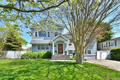 491 Charles Ave, Massapequa Park, NY, 11762-1303 | Card Image