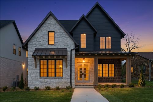 716 W Central Ave, Bentonville, AR, 72712-5124 | Card Image