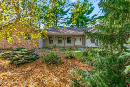 52 Glenn Dr, White Heath, IL, 61884-9740 | Card Image