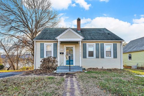 1204 Carolina Ave, Salem, VA, 24153-5244 | Card Image