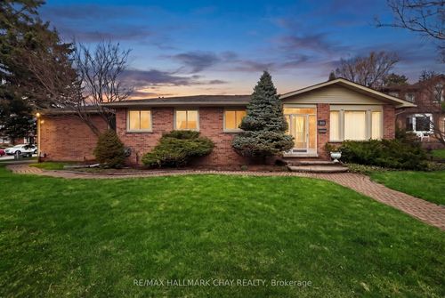 363 London Road, Newmarket, ON, L3Y6G3 | Card Image