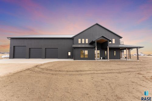 27704 467th Ave, Lennox, SD, 57039-5332 | Card Image