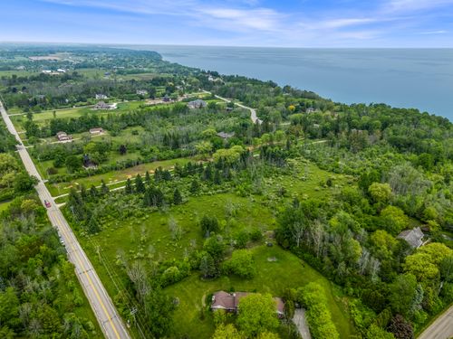 13600 N Lake Shore Dr, Mequon, WI, 53097-1722 | Card Image