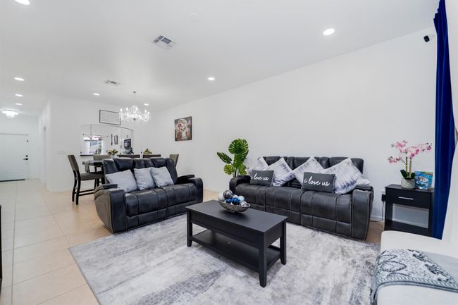 14190 Fall Creek Court, House other with 2 bedrooms, 2 bathrooms and null parking in Naples FL | Image 15