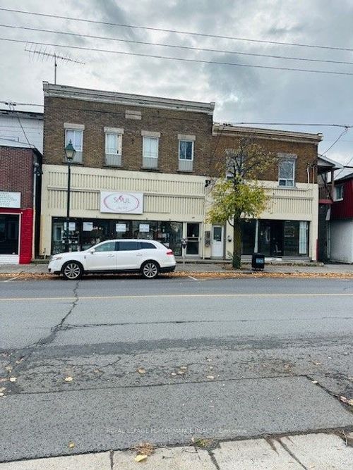 {{alt}} | Card Image