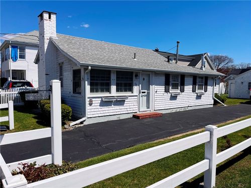 64 Woodhaven Rd, Pawtucket, RI, 02861-3531 | Card Image