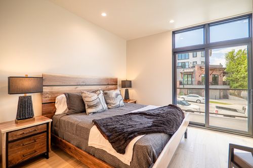 202-220 2nd St E, Whitefish, MT, 59937-2582 | Card Image