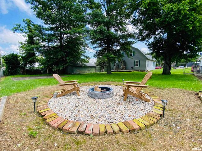 245 W Mcclernand Ave, House other with 5 bedrooms, 2 bathrooms and null parking in Shawneetown IL | Image 7