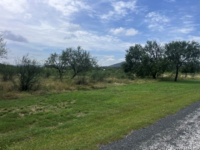 Land in Leakey 5