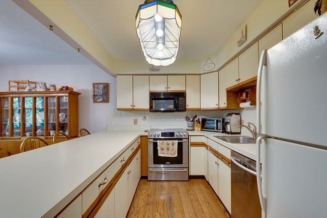 303 - 303 Tuckers Ln, Condo with 2 bedrooms, 2 bathrooms and 1 parking in Hingham MA | Image 9
