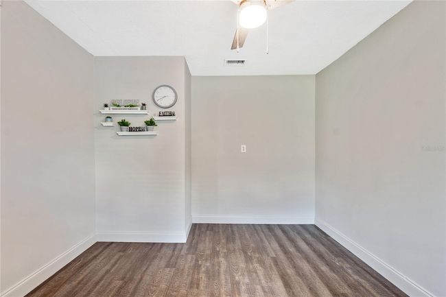 Formal Dining Room | Image 10
