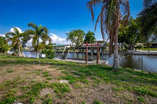 117 Bedford Dr Ne, PORT CHARLOTTE, FL, 33952-8106 | Card Image