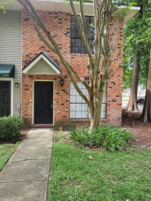 apt-a-910 W Macci St, Gonzales, LA, 70737-4819 | Card Image
