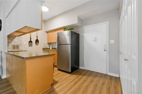 apt-111-725 Miller Ave, Freeport, NY, 11520-6352 | Card Image