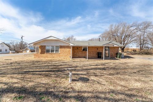 1200 W Main St, Watonga, OK, 73772-3425 | Card Image