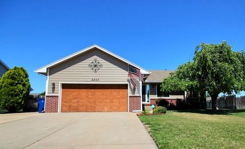 2205 S Shefford St, Wichita, KS, 67209 | Card Image