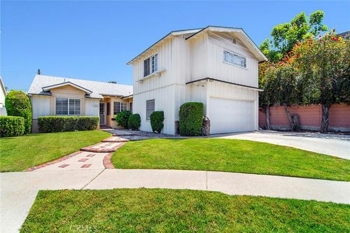 5300 Garden Grove Avenue, Tarzana, CA, 91356 | Card Image