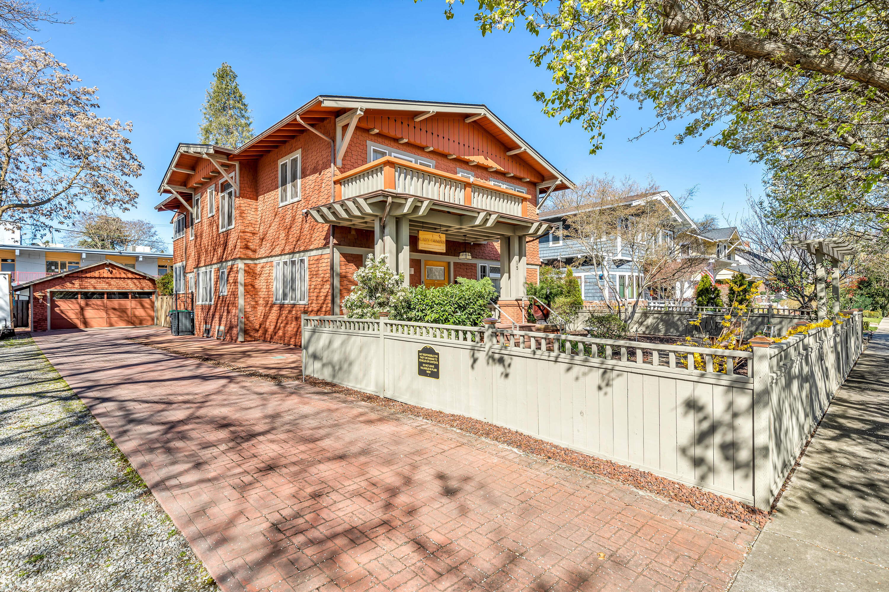 Geneva St, Medford, OR 97504