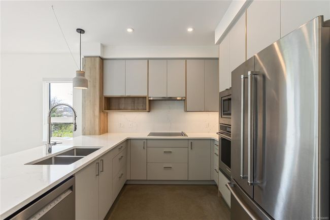 109 - 757 Tyee Rd, Condo with 2 bedrooms, 2 bathrooms and 2 parking in Victoria BC | Image 8