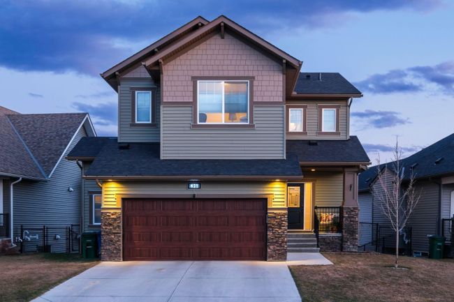 621 Bayside Lane Sw, Home with 4 bedrooms, 3 bathrooms and 4 parking in Airdrie AB | Image 3