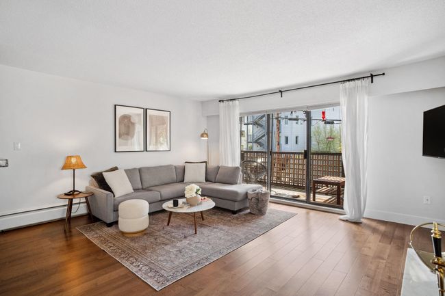202 - 1750 W 10 Th Avenue, Condo with 2 bedrooms, 2 bathrooms and 2 parking in Vancouver BC | Image 3