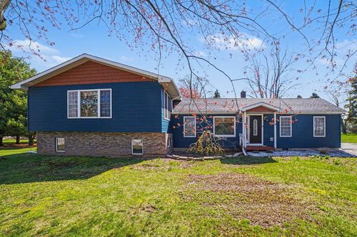 7818 N Luce Rd, Alma, MI, 48801-9677 | Card Image