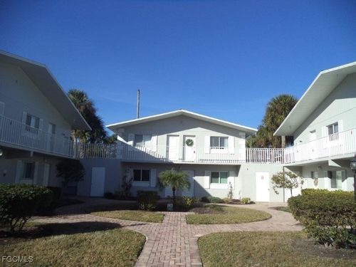 unit-205-8071 Country Rd, FORT MYERS, FL, 33919-7128 | Card Image