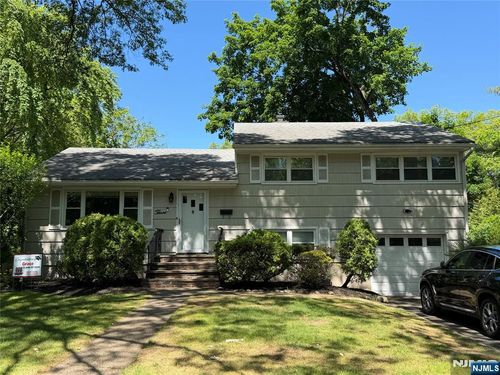3 Spruce Pl, Ho Ho Kus, NJ, 07423-1631 | Card Image