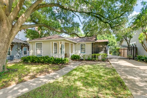 217 Corona Ave, Alamo Heights, TX, 78209-4524 | Card Image