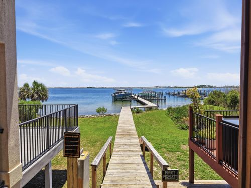 490 Soundview Ct, Mary Esther, FL, 32569-4001 | Card Image