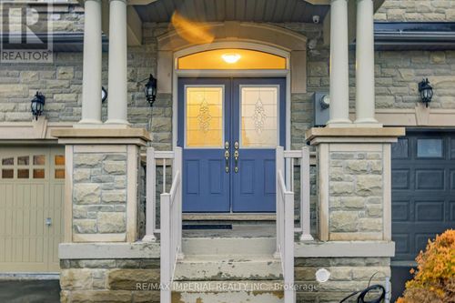 28 Spruce Pine Crescent, Vaughan (Patterson), ON, L6A4T3 | Card Image