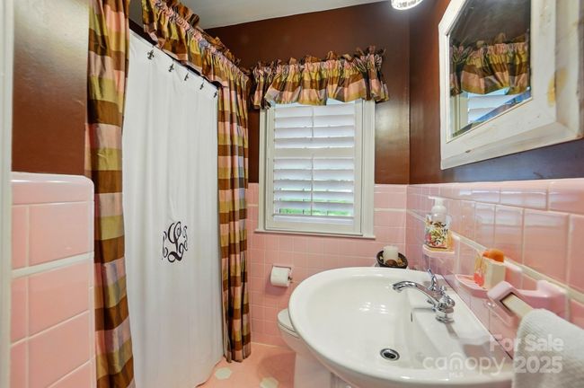 2025 Sagamore Rd, House other with 4 bedrooms, 3 bathrooms and null parking in Charlotte NC | Image 23