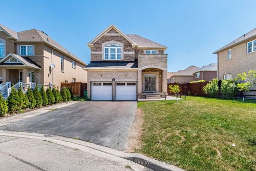 22 Red Ash Crt, Brampton, ON, L6X3B8 | Card Image