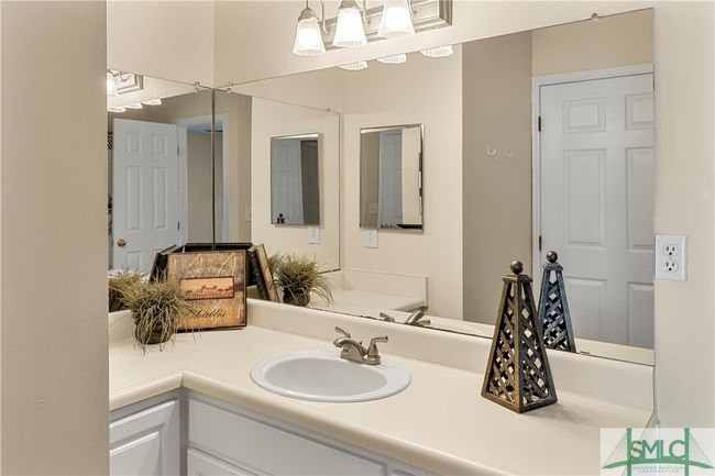 Downstairs bathroom | Image 14