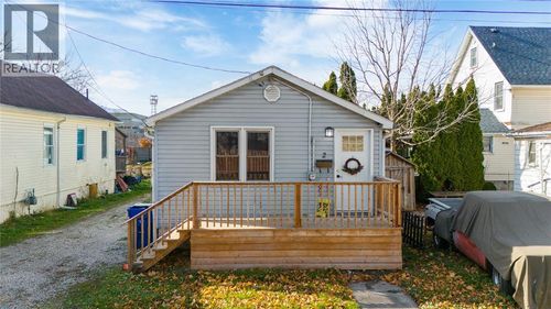 2 Daniel'S Pl, Chatham, ON, N7M4P5 | Card Image