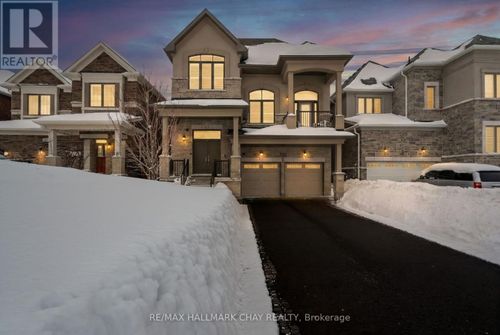 721 Mika St, Innisfil, ON, L9S0R8 | Card Image