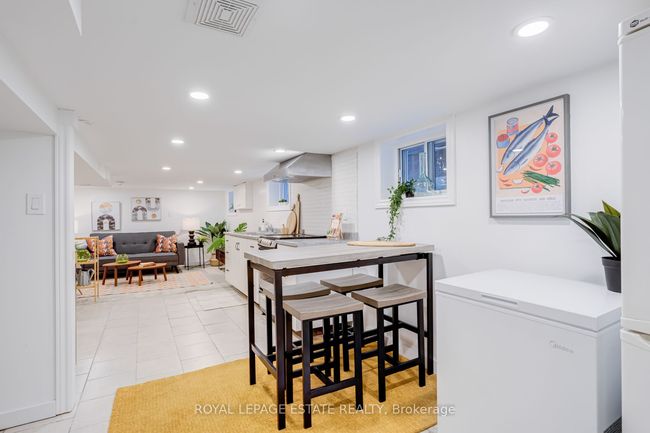 118 Mulock Ave, House attached with 3 bedrooms, 2 bathrooms and 1 parking in Toronto ON | Image 31