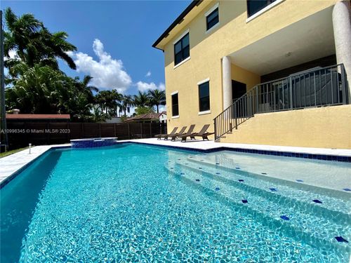 736 Tyler St, Hollywood, FL, 33019-1325 | Card Image
