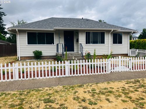 152 W C St, Springfield, OR, 97477-4572 | Card Image