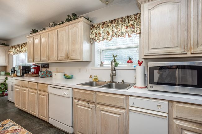 8770 Rector Rd, House other with 4 bedrooms, 4 bathrooms and null parking in Sanger TX | Image 15