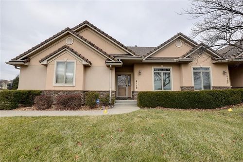 4118 Ne Chapel Manor Ct, Lee's Summit, MO, 64064-2082 | Card Image